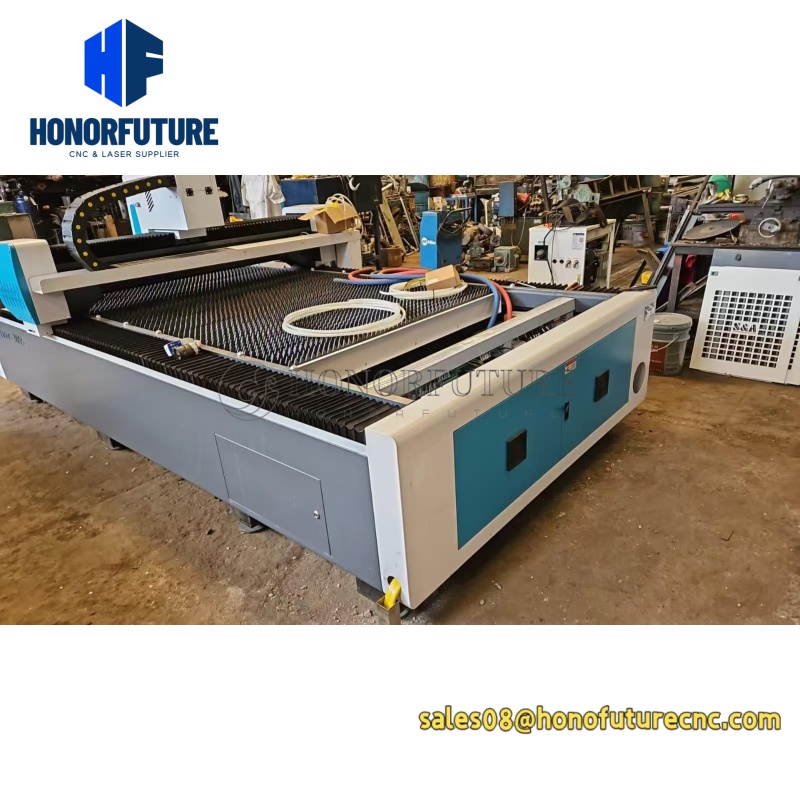 Industrial Fiber Laser Cutting Machine - Potente Macchina da Taglio Laser a