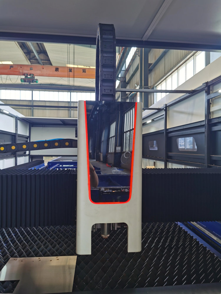 Macchina da Taglio Laser a Fib - Industrial Fiber Laser Cutting Machine recensione e prezzo